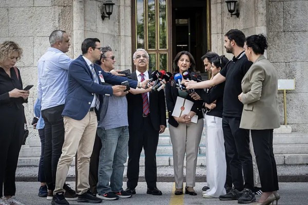Cumhurbaşkanı Erdoğan DEM Parti Heyeti ile Görüşüyor!